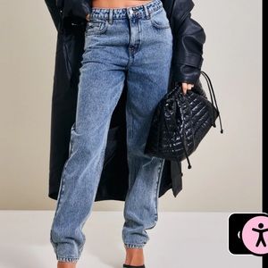PRETTYLITTLETHING size 8 Vintage Wash Mom Jeans like new.